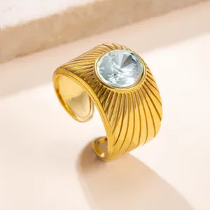 Anillo de Acero Inoxidable de Moda Anillo de Strass de Fundición de Gama Alta Bañado en Oro Circonita Joya de Dedo de Acero de Titanio