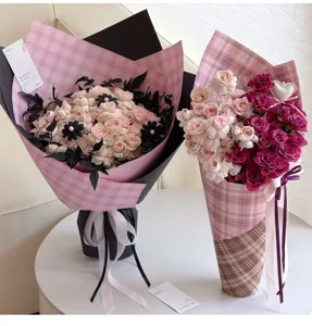 Carta da imballaggio per fiori a quadri spessa per bouquet eleganti e regali fai da te.