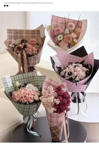 Carta da imballaggio floreale a quadri spessa 150g per splendidi bouquet e confezioni regalo.