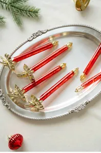 Rotes Glas Weihnachtsbaum Kerzen Ornamente Set, elegante Feiertag Deko Details.