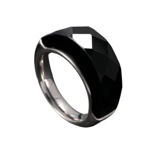 Black faceted stainless steel ring for women, minimalist geometric design chic fashion jewelry