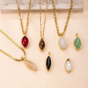 Collana con catena dorata in acciaio inossidabile e ciondoli in pietra naturale marquise.