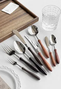 Set di posate in acciaio inossidabile con manico in legno coltello forchetta cucchiaio vintage