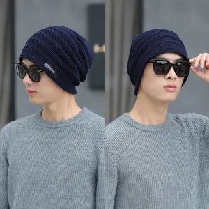 Bonnet tricoté d'hiver pour homme chapeau slouchy chaud doublé polaire avec badge en métal chic