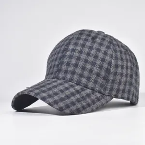 Classic plaid baseball cap for men and women, autumn winter fashion duck tongue hat.