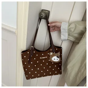 Borsa shopper marrone a pois da donna, grande borsa a spalla con ciondolo a forma di orsetto.