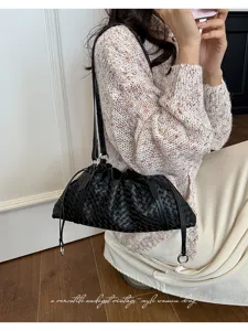 Sac porté épaule en cuir tressé noir style vintage élégant sac à main femme hobo