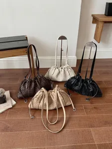 Sac Sous le Bras Nuage Tissé en Cuir PU pour Femmes Chic Sac à Bandoulière Plissé Minimaliste Couleur Unie Sac à Main Hobo