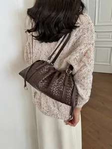 Sac à bandoulière en cuir tissé marron foncé femme mode nuage boulette sac à main