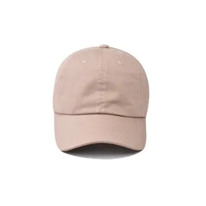 Cappellino da baseball in cotone tinta unita dettaglio, tessuto morbido e cuciture.