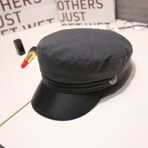 Korean style retro octagonal hat for women, fashionable autumn spring navy cap with leather brim.