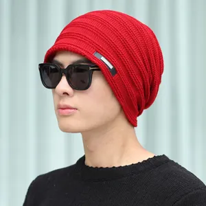 Bonnet tricoté d'hiver rouge pour homme avec étiquette métal, bonnet chaud d'extérieur