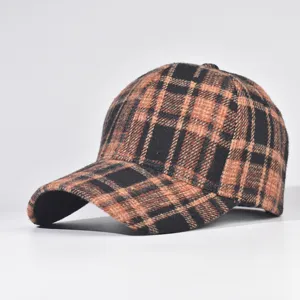Classic plaid baseball cap for men and women, autumn winter structured duck tongue hat.