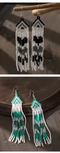 Orecchini lunghi con perline nappa boho geometrici pendenti statement per donna spiaggia estate.