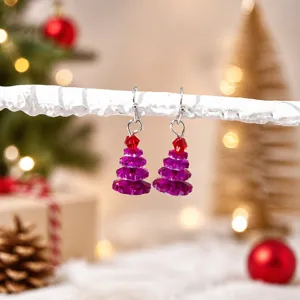 Boucles d'oreilles sapin de Noël en cristal, perles scintillantes pour fêtes de fin d'année.