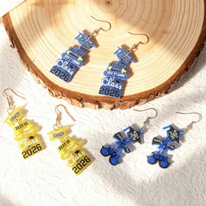 Boucles d'oreilles en acrylique de saison de remise des diplômes design tendance
