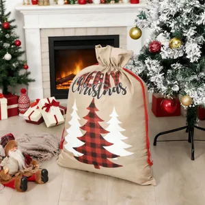 Jute kerstcadeau zak scènedetail, grote feestelijke opbergtas met ruitmotief en kerstboom.