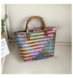 Bunte gewebte Handtasche mit Bambusgriff Retro Stroh Strandtasche grosse Kapazitaet Korb