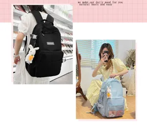 Zaino casual minimalista in nylon per donne e studenti con simpatico ciondolo di coniglio.