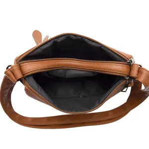 Bolso cruzado marrón de piel suave para mujer bandolera con múltiples bolsillos diarios.