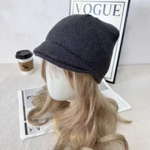 Gorro con visera de punto gris oscuro para mujer, otoño invierno gorro cálido liso.