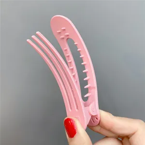 Pink acrylic hair claw clip large hollow bang hair accessory for daily makeup wash face