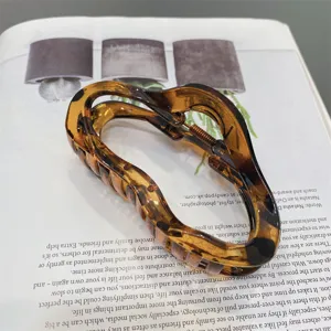 Tortoiseshell acrylic hair claw clip hollow geometric large hair clip for women daily styling