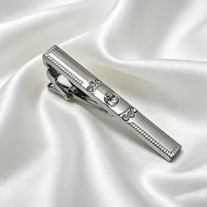 Pince à Cravate Métallique Formelle pour Hommes en Cuivre Strass Émail Plaqué Argent Mode Costume Épingle à Cravate Cadeau de Bijoux
