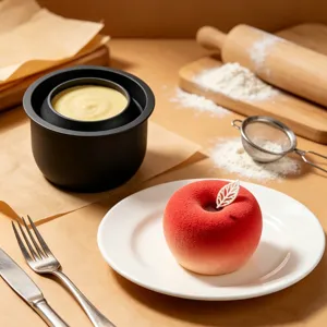 Vue détaillée du moule à pâtisserie en silicone noir pour gâteaux et chocolats.