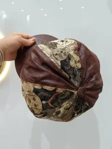 Berretto vintage patchwork arazzo cani elegante marrone ecopelle cappello edicolante