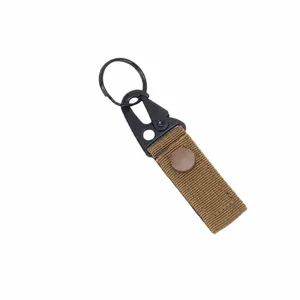 Détail de porte-clés mousqueton en sangle nylon tactique montrant une longueur de 13cm et crochet.