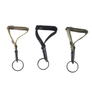 Porte-clés tactique en sangle de nylon kaki, noir et vert armée pour équipement de type molle.