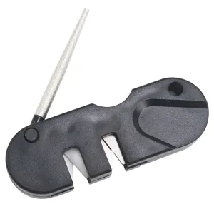 Détail d'aiguiseur de couteau multifonctionnel portable, montrant lames et tige diamantée.