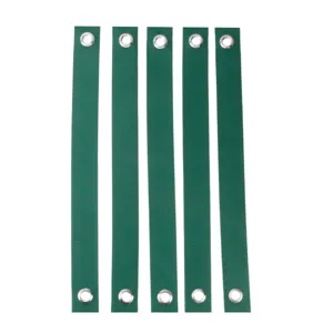 Ataduras de nailon verde para árboles con ojales metálicos para soporte y protección.