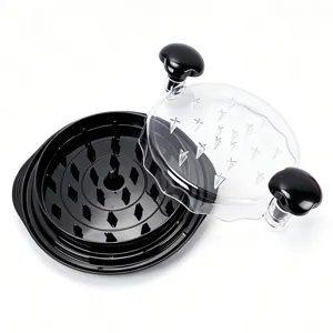 Tritatore di pollo manuale in plastica nera vista dettagliata per cucina e preparazione carne