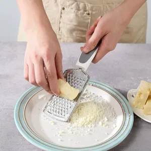 Grattugia per formaggio in acciaio inossidabile utensile da cucina per limone e patate