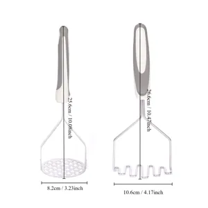 Prensador de patatas manual de acero inoxidable con mango ergonómico para puré perfecto en cocina.