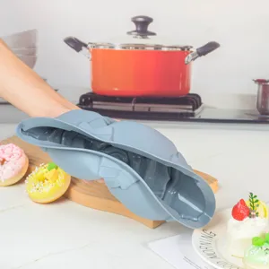 Graue Silikon 3D Rosen Kuchenform zum Backen leckerer Desserts, flexibel und leicht lösbar.