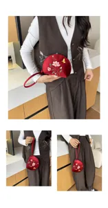 Chinesischer Stil bestickte Samt Clutch Tasche Detailansicht und elegantes Design.
