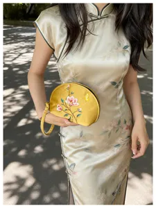 Neues chinesisches besticktes halbkreisförmiges Clutches, elegante Handtasche für Damen.