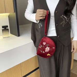 Rote Samt bestickte Clutch Tasche für Damen, vintage halbrunde Handgelenkstasche, schick.