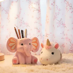 Portapenne in resina a forma di elefante rosa, organizer da scrivania creativo per casa e ufficio.