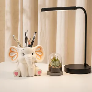 Portapenne elefante in resina, simpatico organizer da scrivania e bellissimo oggetto decorativo.