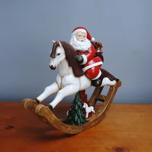 Weihnachtsmann Schaukelpferd Harz Ornament festliche Weihnachtsgeschenk Tischdekoration