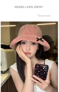 Cappello dapescatore a quadri rosso e bianco stile coreano con grazioso fiocco nero