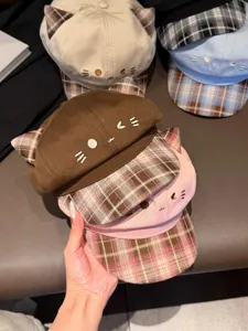 Béret mignon à oreilles de chat pour femmes, casquette douce brodée avec moustaches.