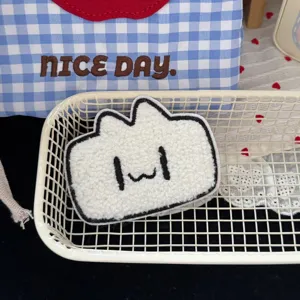 Joli patch pour cheveux en peluche blanche style japonais doux autocollant frange pince accessoire