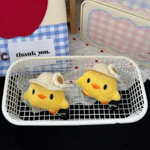 Cute plush duck hair clips with small straw hats, sweet girl style sweet hair accessories.