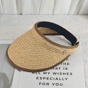 Geweven rafia zonneklep lege top strooien hoed detail weergave ademende zomer strand