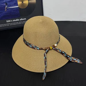 Summer straw sun hat for women, wide brim beach vacation sunshade hat with stylish ribbon.